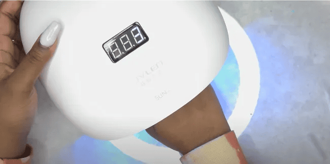 How Long Should Nails Be Under UV Light? A Complete Guide to Perfect Gel Curing Time